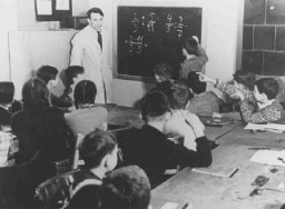Capacitación para emigrar a Palestina: una clase de matemática en la Escuela agrícola Caputh. Berlín, Alemania, entre 1930 y 1939.