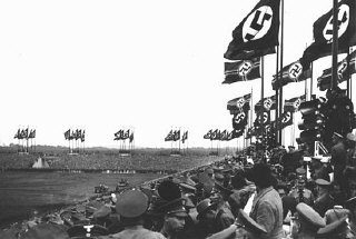 Nazi Partisi'nin Nürnberg mitingindeki büyük kalabalıklar