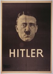 Le moderne tecniche di propaganda - inclusa l'utilizzazione di immagini forti associate a messaggi semplici e diretti - contribuirono a proiettare Hitler dal ruolo di estremista poco conosciuto